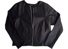 Campera elastizada engomada talle 6